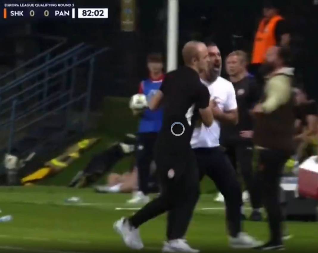 Rövanş maçı olaylı bitti: Arda Turan hakemin o kararı sonrası sinirden çılgına döndü! 7