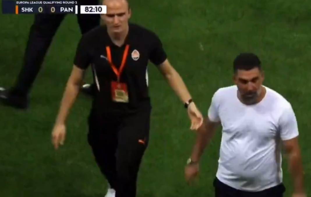 Rövanş maçı olaylı bitti: Arda Turan hakemin o kararı sonrası sinirden çılgına döndü! 2