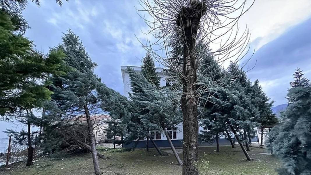 Meteorolojiden  kuvvetli rüzgar uyarısı saatte 70 km 'ye çıkacak! 15 Ağustos 2025 hava durumu ve sıcaklık oranları 1