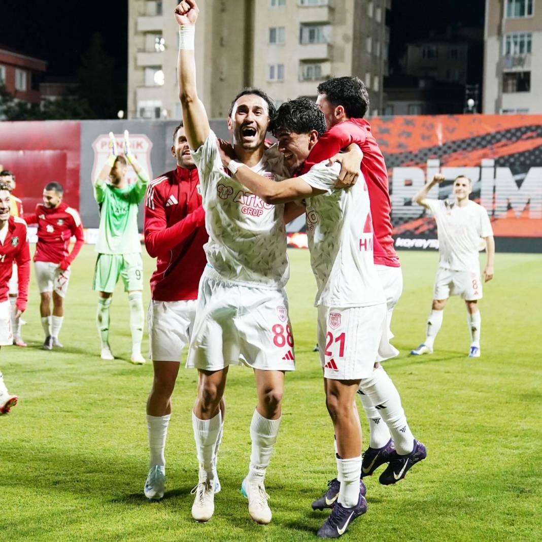 Pendikspor sezon başı iyi sinyal verdi: Trendyol 1. Lig 2. haftasında sahasında Bandırmaspor'u rahat geçti 3