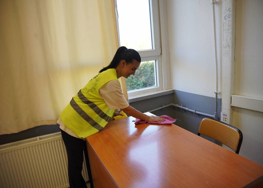 Yeni eğitim öğretim yılı öncesi Tuzla Belediyesi'nden okullara bakım onarım ve temizlik çalışması 2