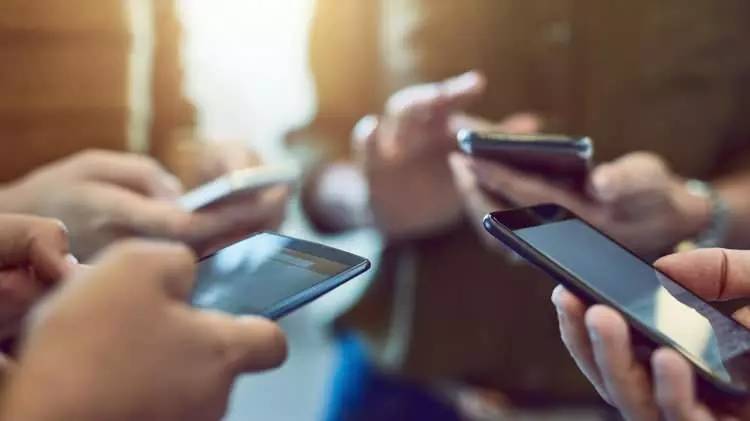 Telefonunuzda bu uygulama varsa hemen silin! Ekran görüntünüzü alıyor, parmak izinizi alıyor 1