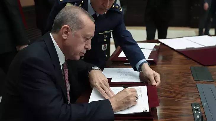 2025 Yaş kararları açıklandı! İşte TSK'nın yeni komuta kademesi: Terfi alanlar ve emekliye sevk edilenler 8