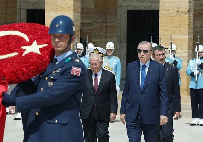 2025 Yaş kararları açıklandı! İşte TSK'nın yeni komuta kademesi: Terfi alanlar ve emekliye sevk edilenler 10