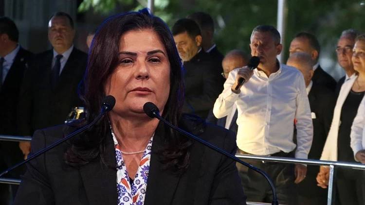 Topuklu efe krizi büyüyor! Özlem Çerçioğlu Özgür Özel hakkında suç duyurusunda bulundu 2