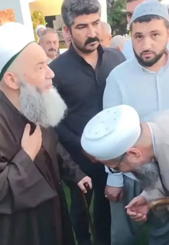 Cübbeli Ahmet hoca oğlu Ömer Faruk Ünlü'yü evlendirdi! Düğünden dikkat çek ayrıntı ve kareler 5