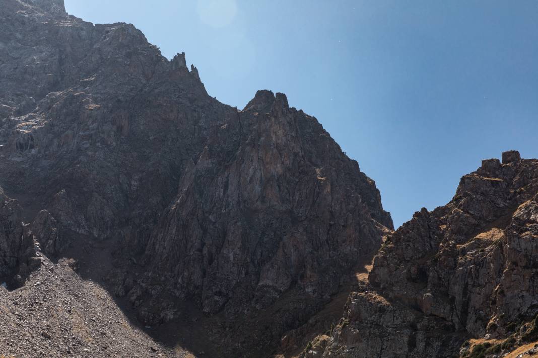 Dünya bu kapıyı konuşuyor: Bu bir doğa oyunumu yoksa dünyanın sonunu gösteren bir işaret mi? 4