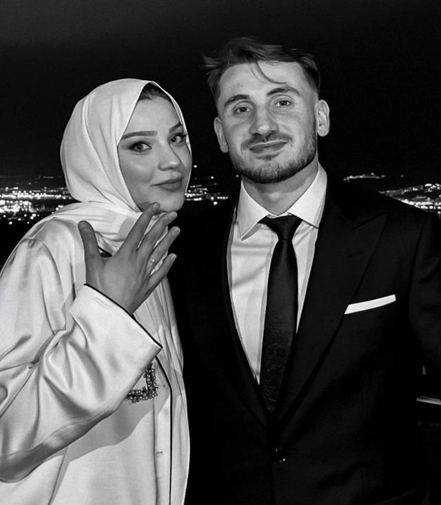 Kerem Aktürkoğlu eşine yapılan çirkin ve seviyesiz yorumlara isyan etti! Maddi ve manevi tazminat davası açıyor 5