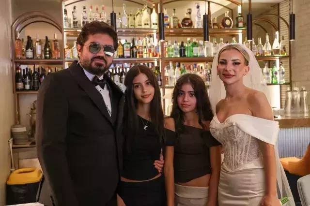 Nagehan Alçı ile olaylı bir şekilde boşanmıştı! Rasim Ozan Kütahyalı, 20 yaş küçük Pilates hocası Pınar Ayaz ile evlendi 2