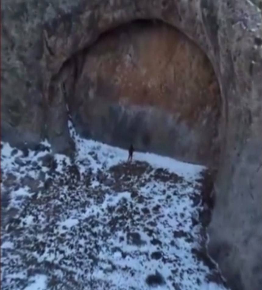 Dünya bu kapıyı konuşuyor: Bu bir doğa oyunumu yoksa dünyanın sonunu gösteren bir işaret mi? 3