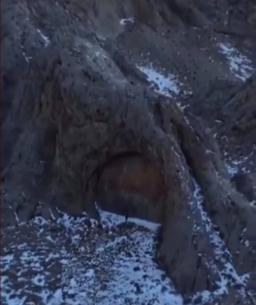 Dünya bu kapıyı konuşuyor: Bu bir doğa oyunumu yoksa dünyanın sonunu gösteren bir işaret mi? 6