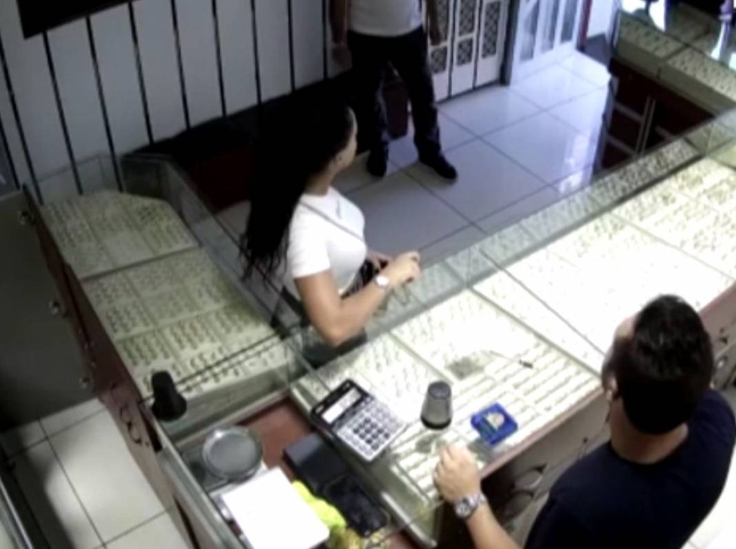 Kız arkadaşı 780 bin TL'sini kendi hesabına aktardı! Bakın o, paralarla soluğu nerede aldı? 1