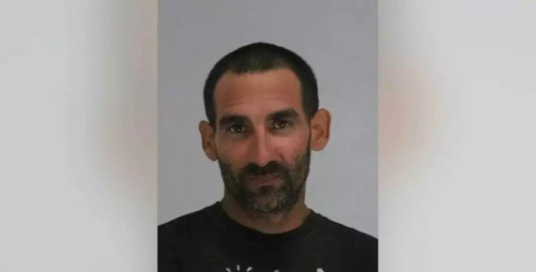 Dünya bu vahşeti konuşuyor! Arkadaşının başını kesti, sokakta yuvarladı, sonrada çöpe attı, nedeni ise şok etti 2