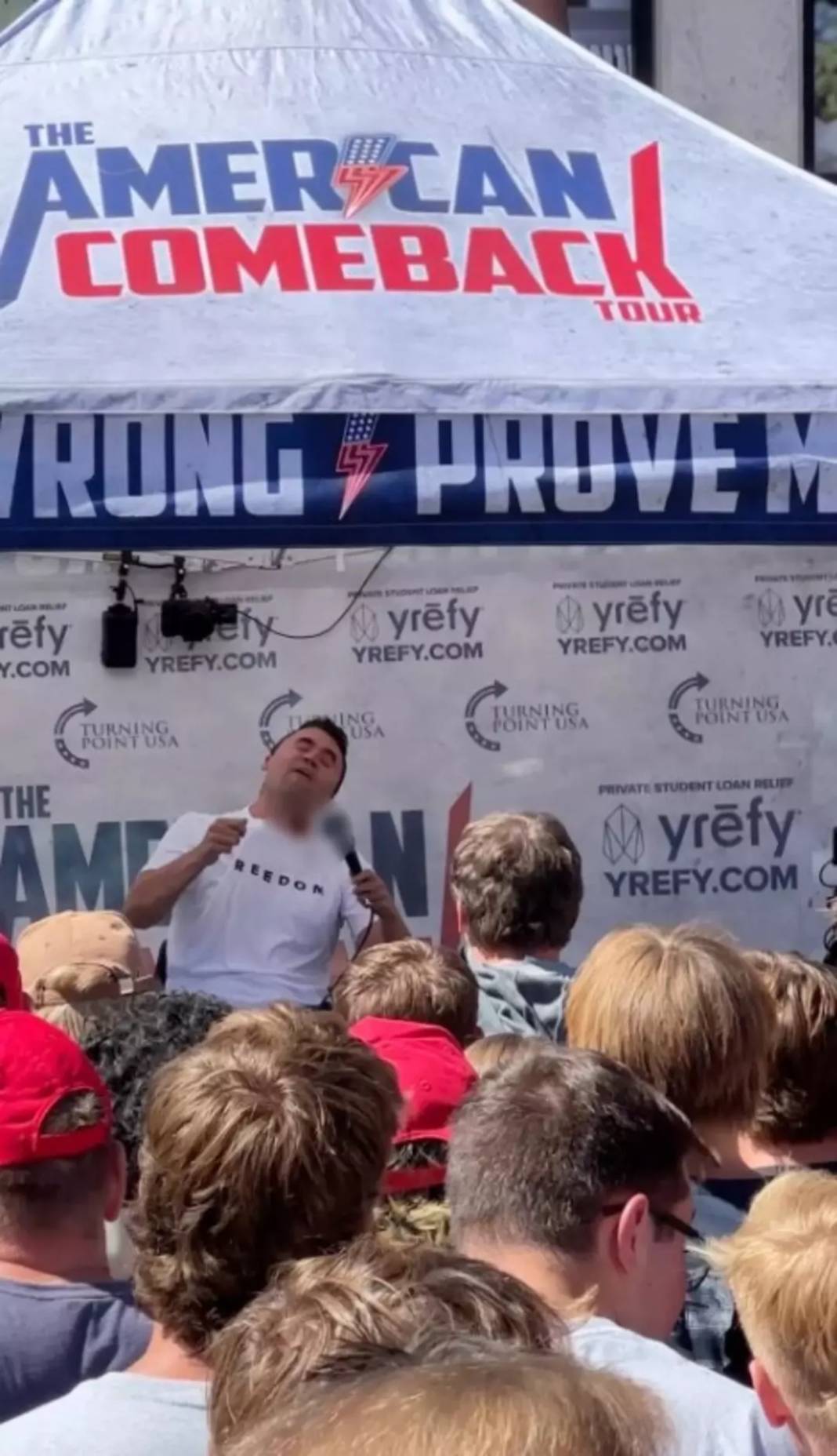 Dünya bu vahşeti konuşuyor! Arkadaşının başını kesti, sokakta yuvarladı, sonrada çöpe attı, nedeni ise şok etti 4