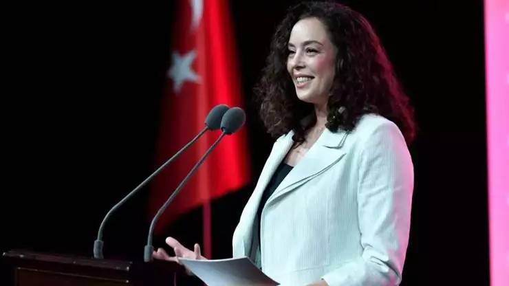 Azra Akın merak edilen sırrını itiraf etti! Bakın kainat güzelinin sırrı neymiş! 3