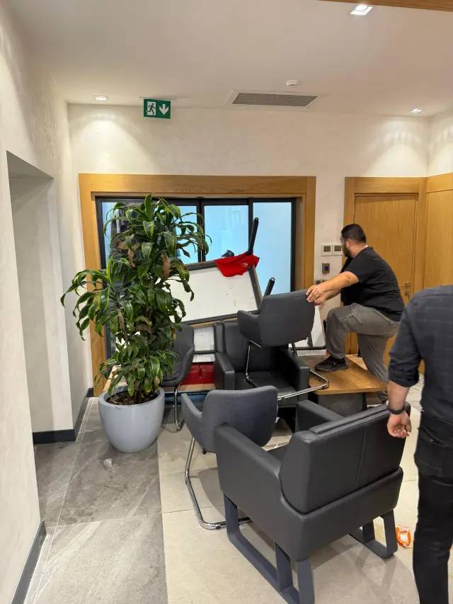 Gürsel Tekin'in girdiği CHP il binasında ortalık karıştı: CHP'li vekiller makam odasına barikat kurdu! 5