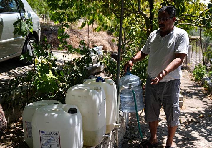 Susuzluk çeken İzmirli halkın yardım çığlığı! Afrika'da su kuyusu açan derneklerden yardım istediler 4
