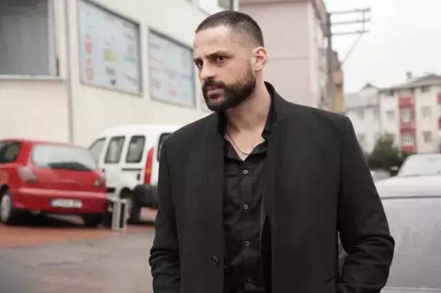 Ekin Mert Daymaz'ın 19 yaşındaki üniversiteli sevgilisi ile olay yaratan banyo görüntüsü 2