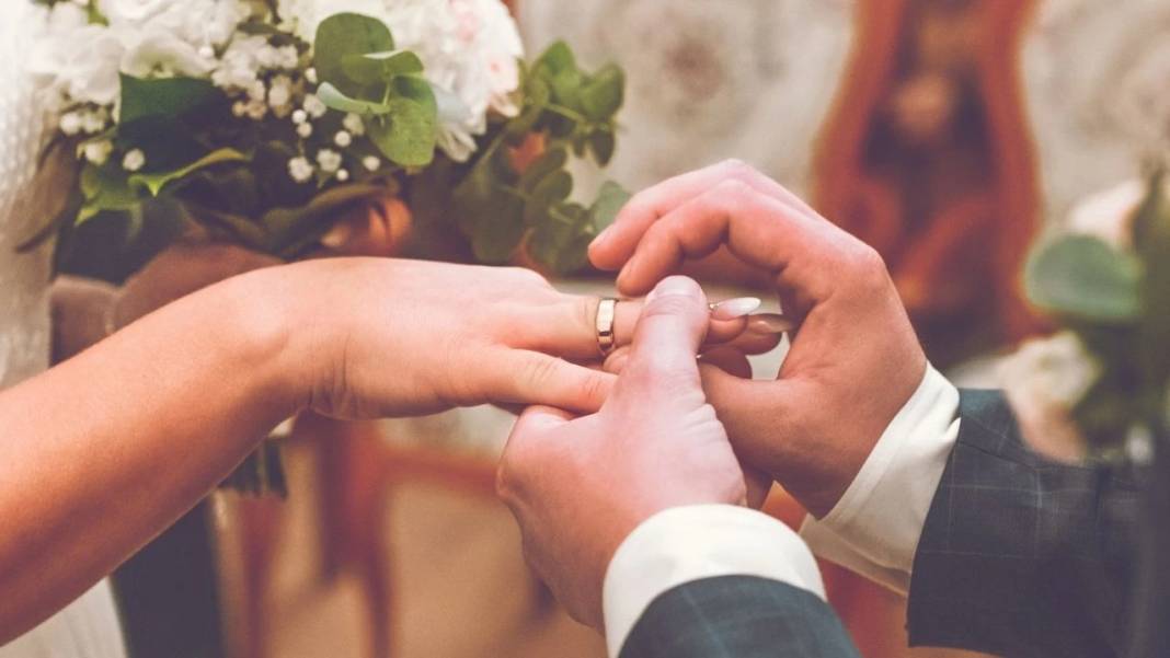 Başkan Erdoğan'dan evlenecek gençlere 2 yeni müjde! 2026 Evlilik kredisi ne kadar oldu, kimler başvurabilir, şartlar nelerdir? 2