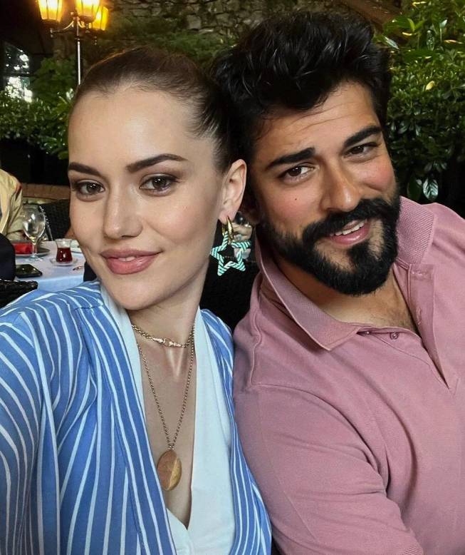 Bunu kimse beklemiyordu! Fahriye Evcen, Burak Özçivit çifti boşanıyor mu? Ortak malların zararına satışı kafaları karıştırdı 4