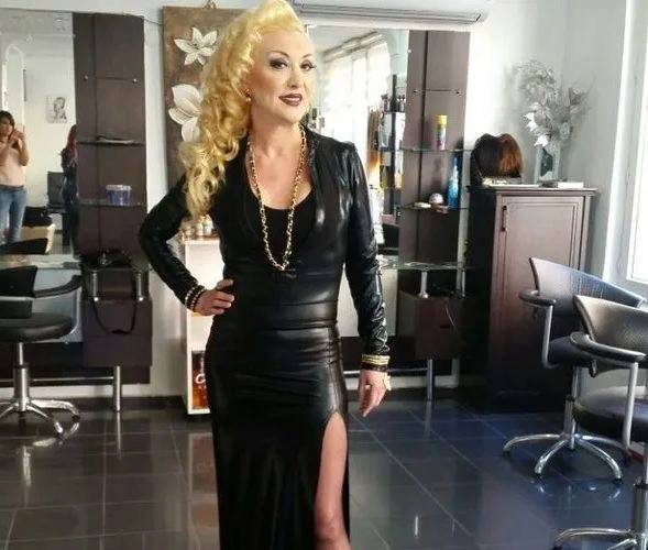 Oğlu acı haberi duyurdu! Şarkıcı Güllü hayatını kaybetti! Güllü (Gül Tut) kimdir, neden öldü, intihar mı etti? 7