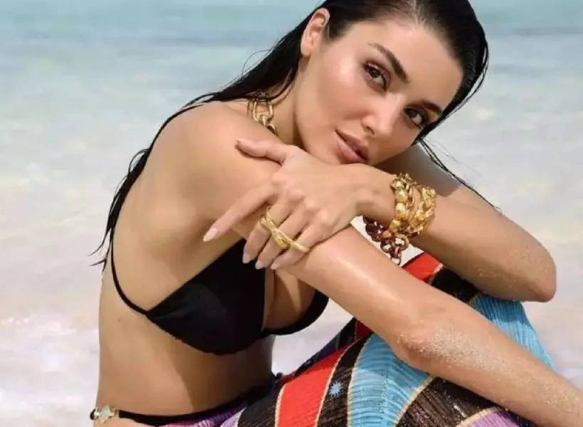 Hande Erçel'den ayrılık sonrası iddialı paylaşım! Ünlü sanatçının banyo pozu paylaşımı kısa sürede binlerce beğeni aldı 3