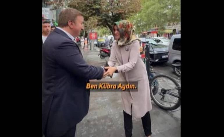 Kübra öğretmen insanlık dersi verdi! Valiyi durdurdu göz yaşları içinde öğrencisine burs istedi 2