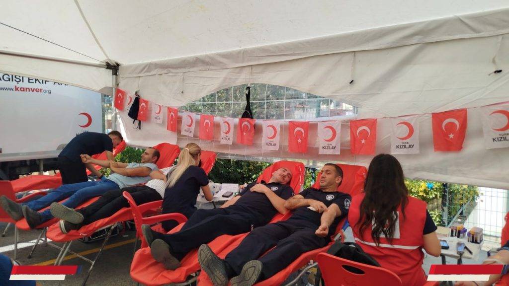 Pendik'te örnek davranış! İlçe kolluk kuvvetleri Kızılay'a kan bağışında bulundu 4
