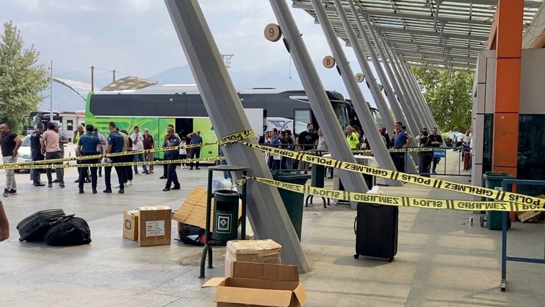 Kızını otogarda pompalı tüfekle vurmuştu! Katil zanlısı baba kızını neden vurduğunu açıkladı 4