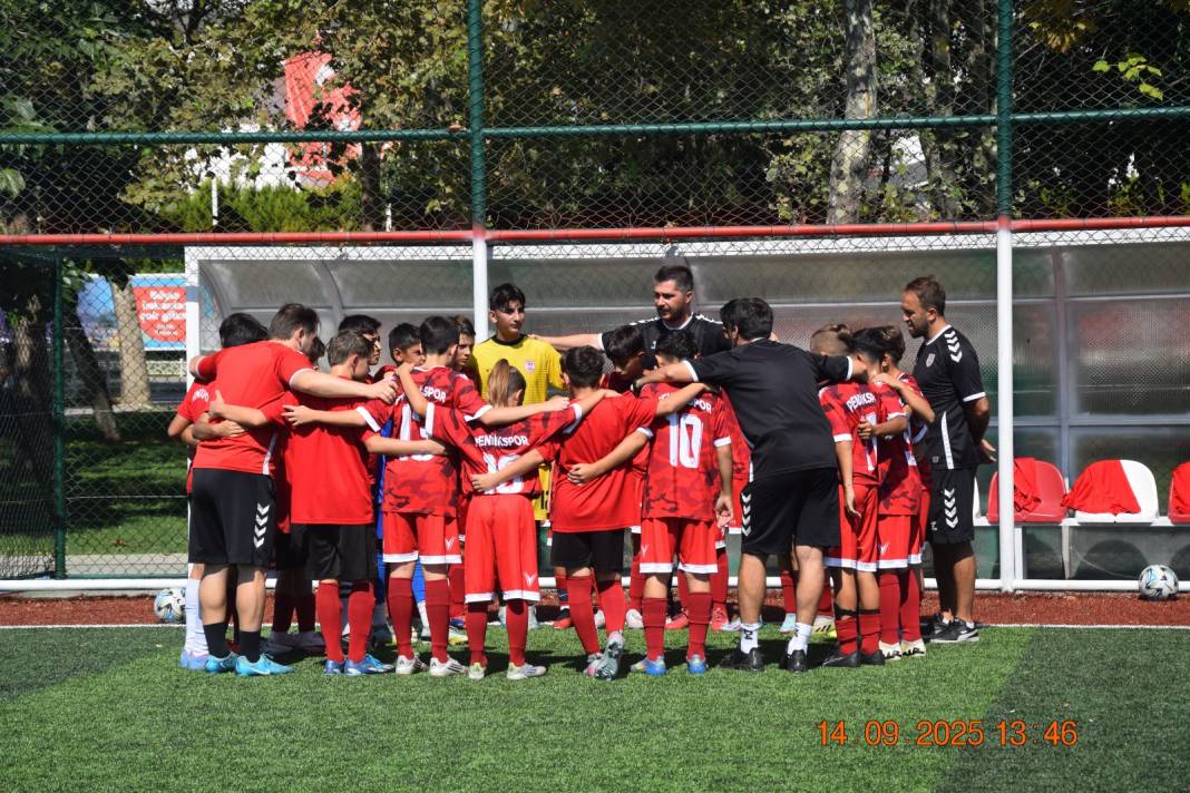 Pendikspor altyapısı başarılara doymuyor! Pendik U-13 elit cup şampiyonu Pendikspor oldu 10