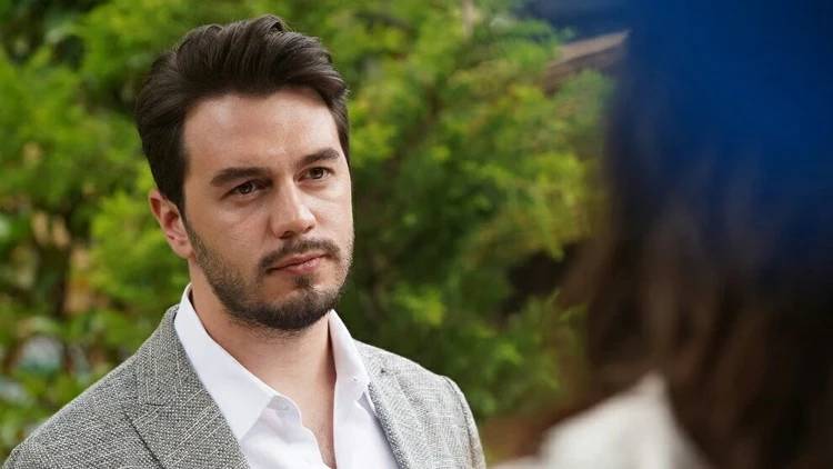 Dizi çekiminde set kazası: Ünlü oyuncu apar topar ameliyat masasına yatırıldı! 1