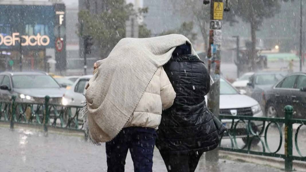 Bugün hava nasıl? Meteorolojiden kuvvetli sağanak yağış uyarısı: 15 Ekim hava durumu ve sıcaklık oranları 1