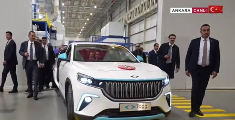 Başkan Erdoğan törene Togg'un limuzin modeli ile giriş yaptı! 1