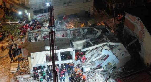 Gebze'de bir aile yok oldu: Enkaz arama çalışmalarında anne ve babanın da cansız bedenlerine ulaşıldı 3