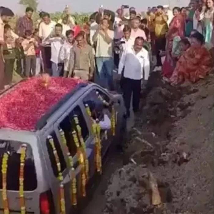 İzleyenleri şaşkına uğratan gerçek: Hindistan'da öldü diye tabuta konulmuştu, canlı çıktı! 6