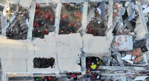 Gebze'de bir aile yok oldu: Enkaz arama çalışmalarında anne ve babanın da cansız bedenlerine ulaşıldı 2