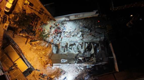 Gebze'de bir aile yok oldu: Enkaz arama çalışmalarında anne ve babanın da cansız bedenlerine ulaşıldı 5