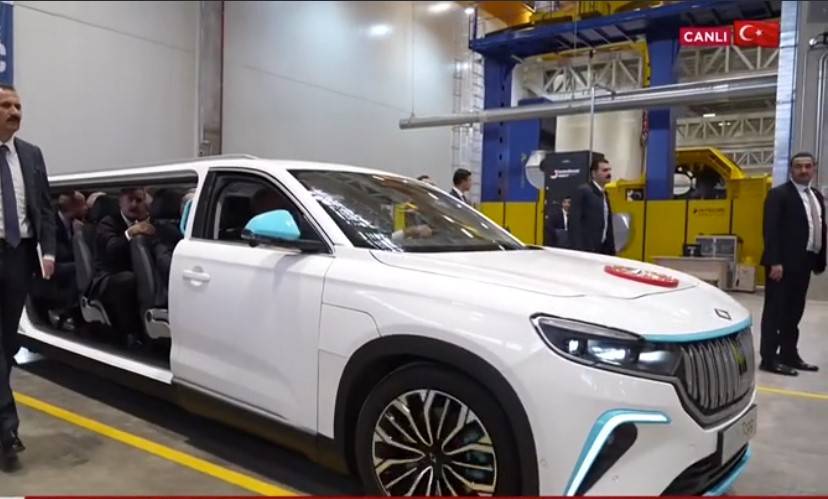 Başkan Erdoğan törene Togg'un limuzin modeli ile giriş yaptı! 3