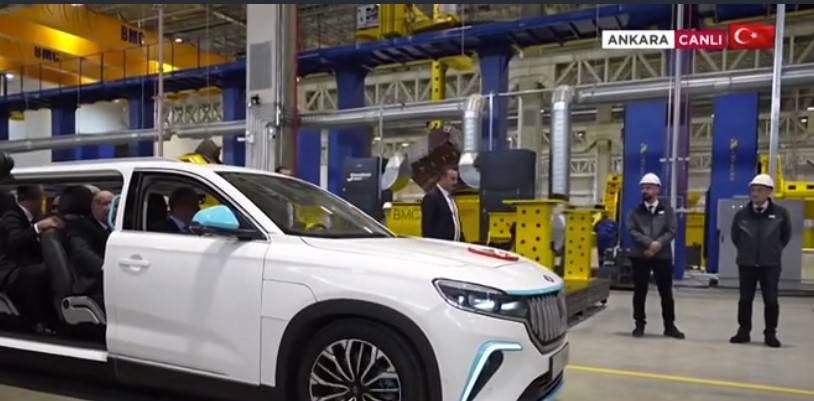 Başkan Erdoğan törene Togg'un limuzin modeli ile giriş yaptı! 6