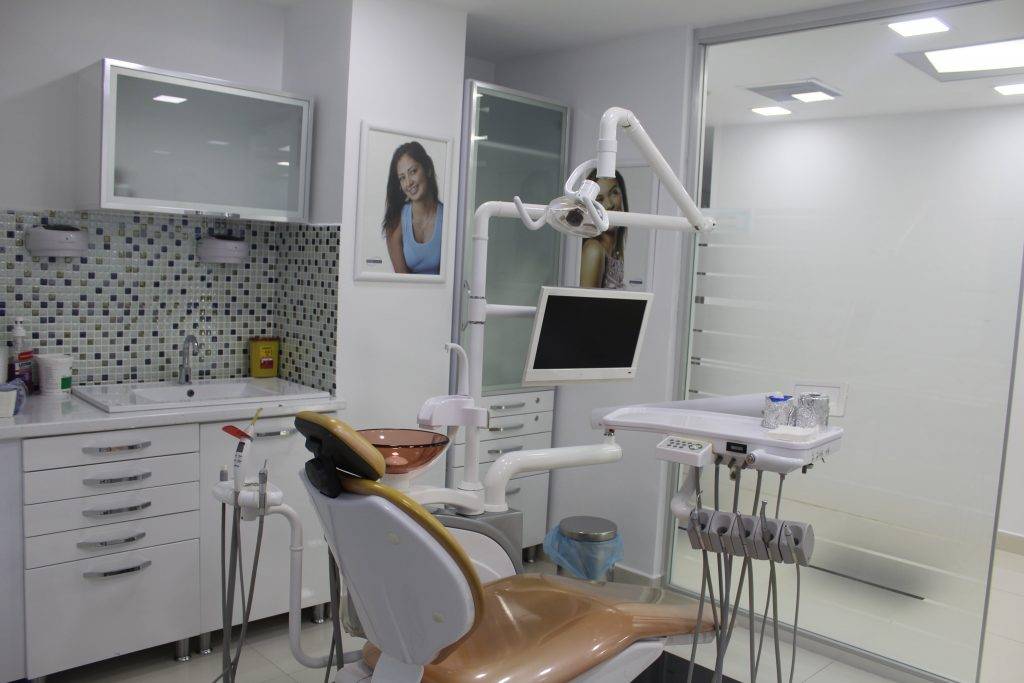 Diş hekiminden olay görüntüler: Telefonundan hastalarına ait gizli, cinsel içerikli görüntüleri çıktı! 3