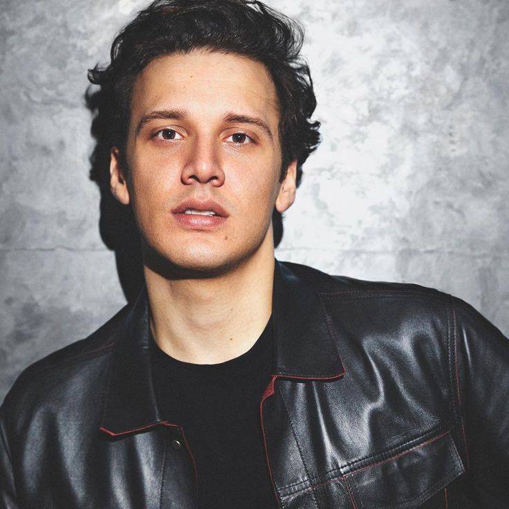 Edis sahnede açıp gösterdi: Hastalığını ilk kez açıkladı 8