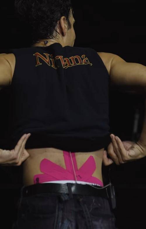 Edis sahnede açıp gösterdi: Hastalığını ilk kez açıkladı 7