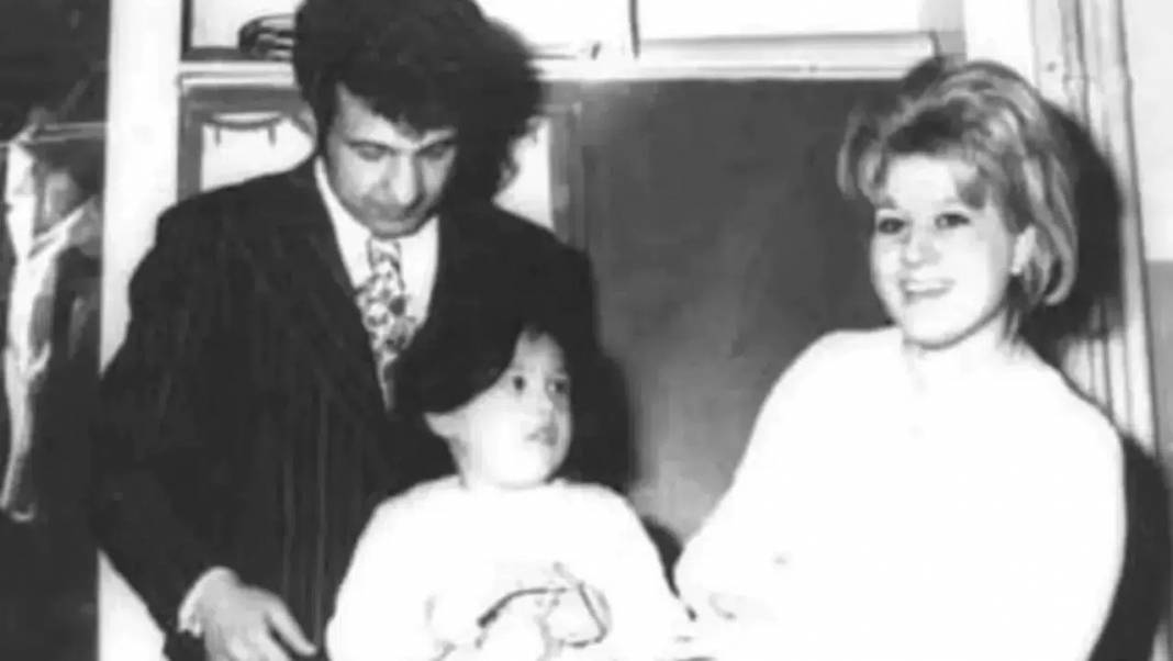 Bir yıldız daha kaydı: Ünlü sanatçı Muazzez Abacı, 78 yaşında hayatını kaybetti! Muazzet Abacı kimdir? 5