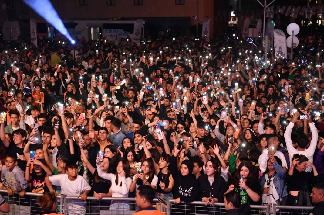 Haluk Levent konserinde olay: Bıçaklı kavgada 1 kişi yaralandı! 3