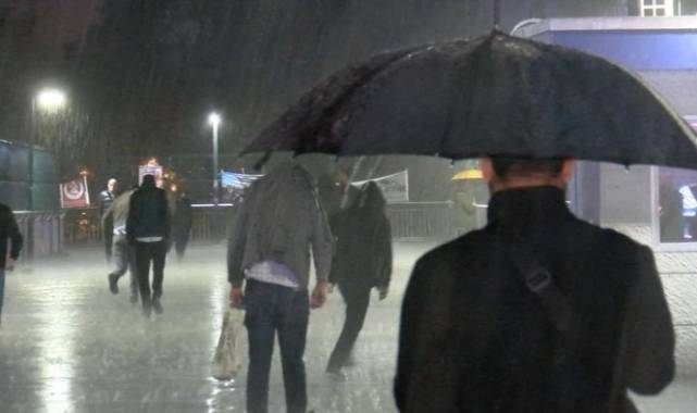 Meteorolojiden sel ve su baskını uyarısı: 12 Kasım 2025 hava durumu ve sıcaklık oranları 6