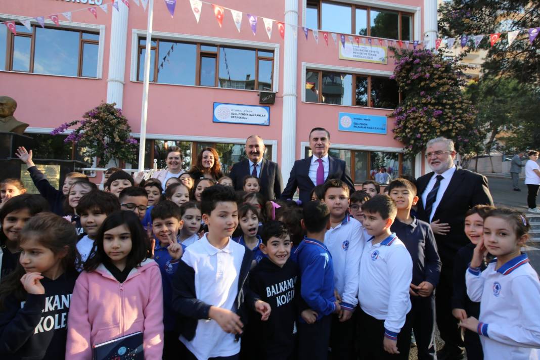 Nasibe Eryetiş Mesleki ve Teknik Anadolu Lisesi'nden Dijital Geleceğe Güvenli Adım: Siber Güvenlik Haftası Coşkusu 1