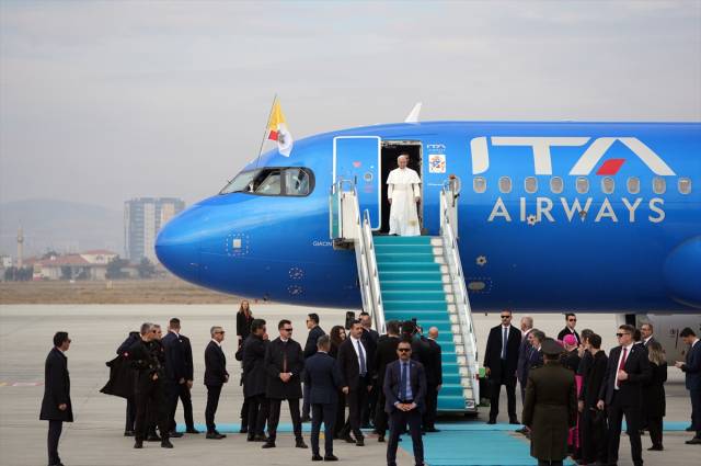 Papa 14. Leo, Türkiye'ye ayak bastı: İşte, Ankara'daki ilk görüntüleri ve gezi programı... 3