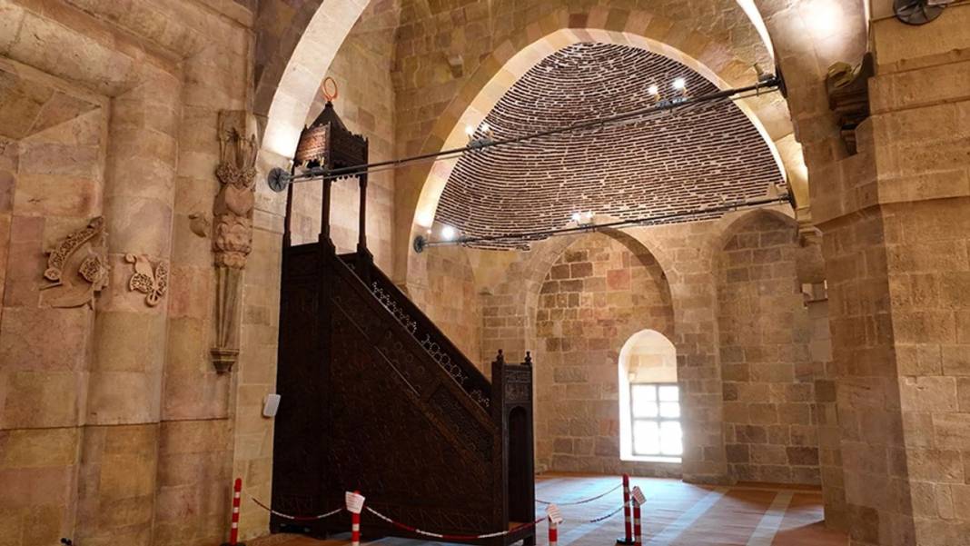 Diyanet açıkladı! Cuma hutbesinin konusu ne, Bu cuma Hutbeden ne okunacak?  19 Aralık 2025 Cuma hutbesi 1