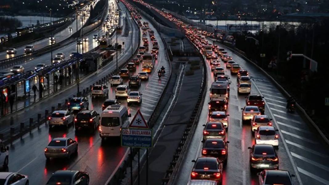 2025'te dünyanın en kötü trafiği hangi şehirlerde, açıklandı: Türkiye'deki o ilimiz şaşırtmadı! 4