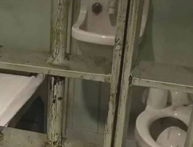 ABD tarafından kaçırılarak gözaltına alınan Nicolas Maduro'nun kalacağı hücre görüntülendi 5